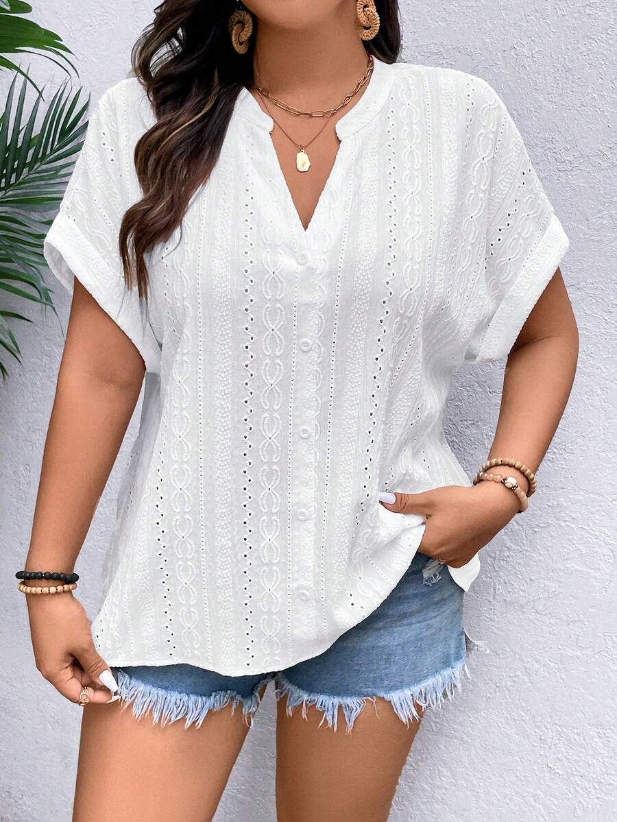 SHEIN LUNE 大尺碼女性時尚夏季純色V領寬鬆襯衫 - 白色 - 查看 1