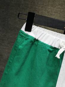 SHEIN Bermudas informales de mezclilla holgadas con pierna recta de bloques de color para niños preadolescentes, para el verano
