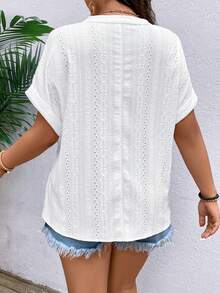 SHEIN LUNE 大尺碼女性時尚夏季純色V領寬鬆襯衫 - 白色 - 查看 2