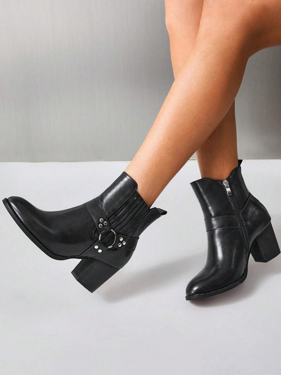 Women's Fashionable Chunky Heel Western Style Boots For Outdoor And Comfort