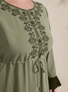 Mulvari Plus Size Women's Vacation Geometric Printed Round Neck Flared Sleeve Long Arabian Dress - Green - View 4