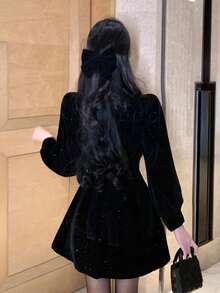 Solid Color Short V-Neck Halter Slim Fit Versatile Casual Dress For Ladies, Suitable For Dating Or Vacation