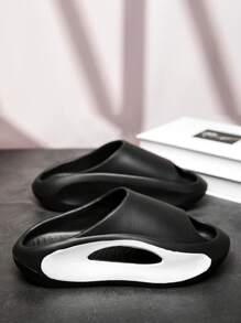 Unisex Foam Slipper For All Seasons, Can Be Worn Indoors & Outdoors, Lightweight, Breathable, Comfortable & Non-Slip Sole, Stylish & Versatile, Ideal For Beach & Vacation - Black - View 2