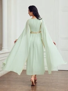 MOTF PREMIUM 斗篷袖鑲飾細節擴腳擺連衣裙 - 綠色 - 查看 4