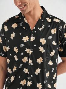 Conjunto de verano para hombre con mangas cortas y pantalones cortos con estampado completo para uso en el hogar