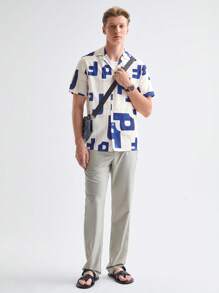 Manfinity VCAY 新款男士休閒數字印花短袖襯衫，穿梭編織風格 - 彩色 - 查看 3