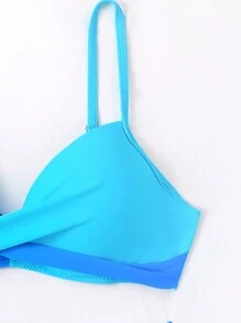 SHEIN Swim Conjunto de bikini sexy cruzado de bloque de color para vacaciones en la playa de mujer