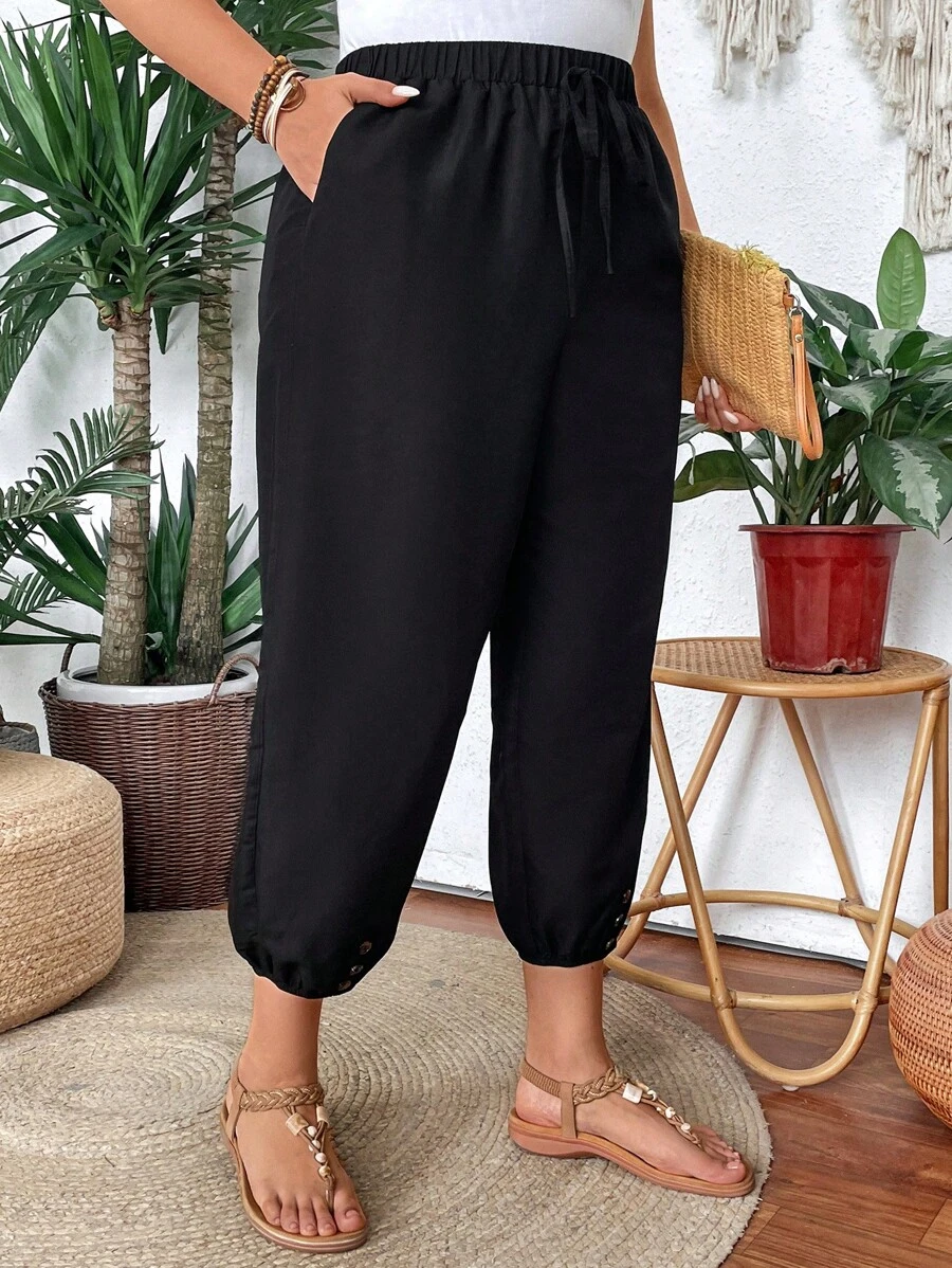 Plus Size Women's Fashion Solid Color Casual Capri Pants - الأسود - مشاهدة 1