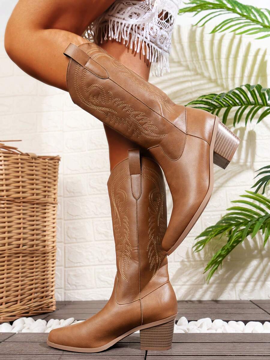 Giày bốt cổ điển thêu họa tiết miền Tây thời trang thu/đông 2025 cho nữ, cổ chữ V rộng ở giữa bắp chân, giày bốt cao bồi