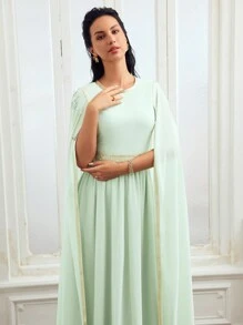 MOTF PREMIUM 斗篷袖鑲飾細節擴腳擺連衣裙 - 綠色 - 查看 8