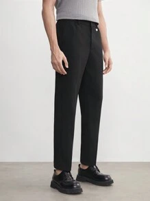 Manfinity RebelGame 易護理男式編織商務休閒黑色純色錐形長褲，適合春夏季，日常穿著完美 - 黑色 - 查看 4
