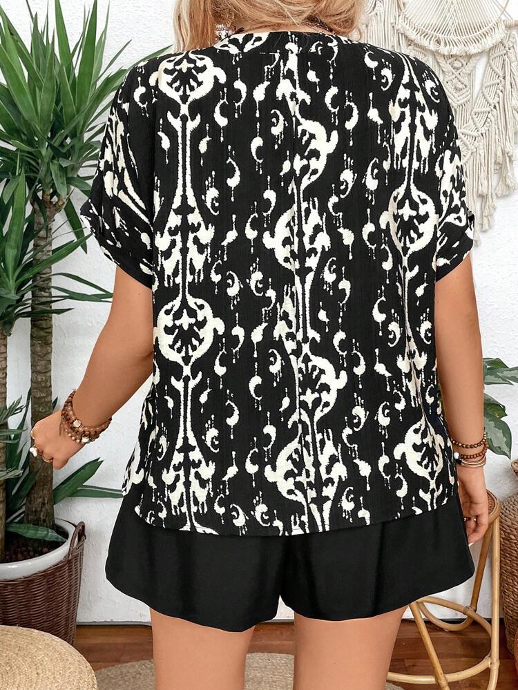 Plus Size Women's Loose Fit Casual 2pcs Set: Batwing Short Sleeve Shirt With Allover Print Notched V-Neckline And Shorts, Summer
