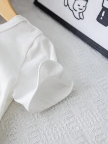 SHEIN 夏季寶寶男女通用時尚可愛連帽背心、T恤和短褲3件套裝 - 彩色 - 查看 13