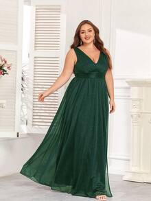 Plus Size V-Neck Sheer Bridesmaid Dress - Dark Green - View 6