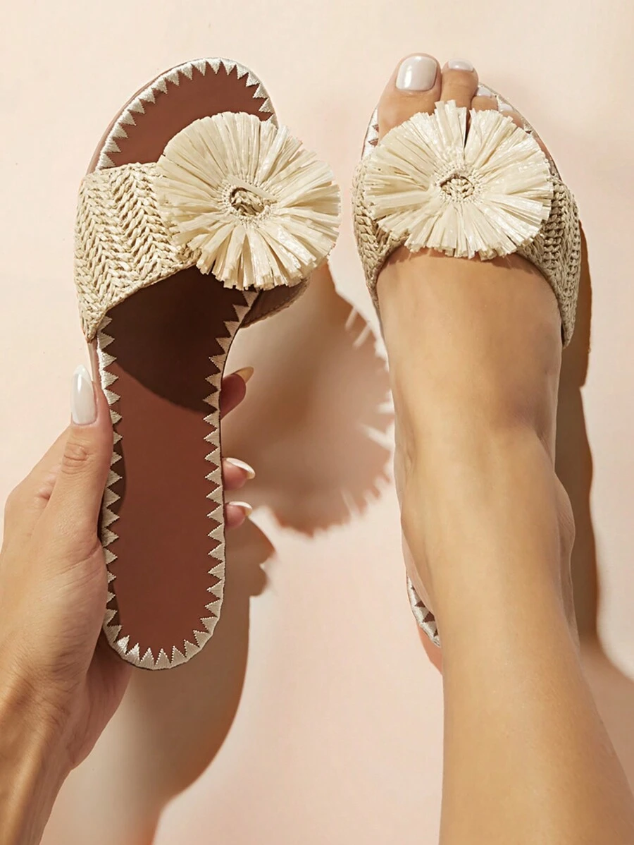 SHUZIA Sandal Datar Wanita Modis dengan Motif Bunga Anyaman untuk Liburan Musim Panas - Krem - View 1