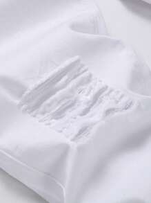 男士直筒剪裁破洞牛仔裤，白色棉质弹力牛仔裤