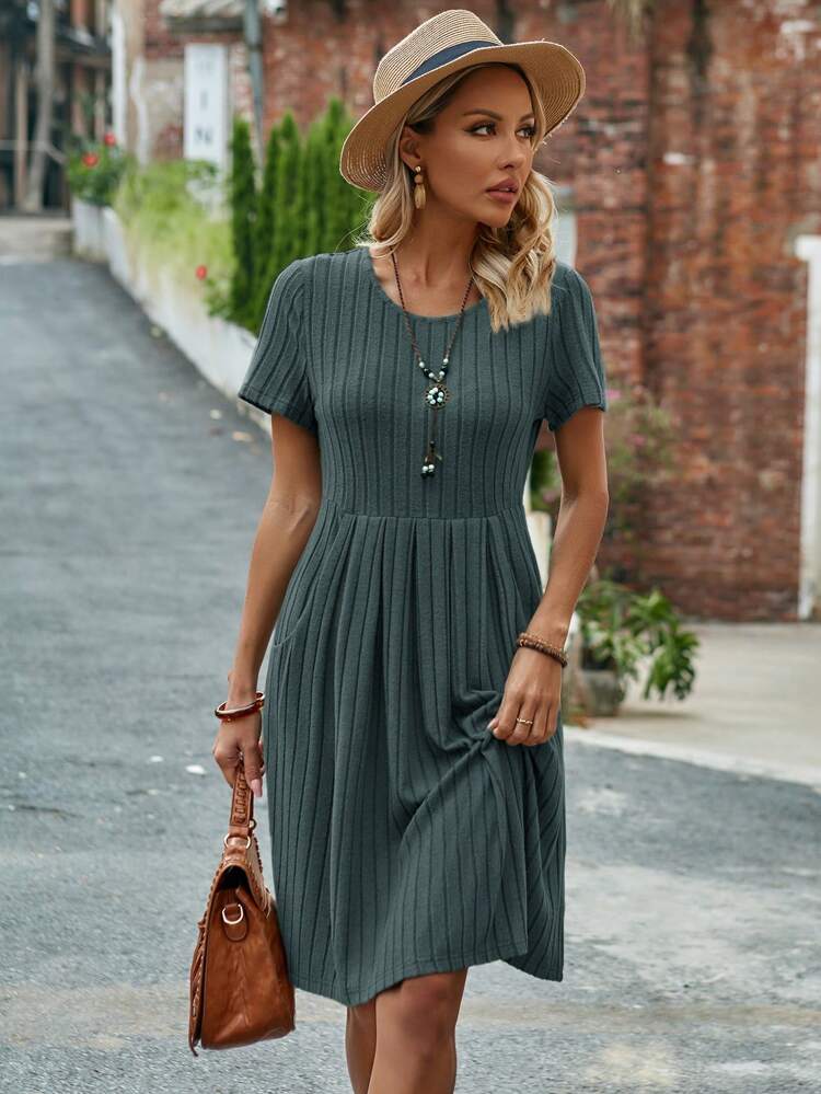 Women's Round-Neck Short-Sleeve Military Green Mid-Length Dress For The Summer