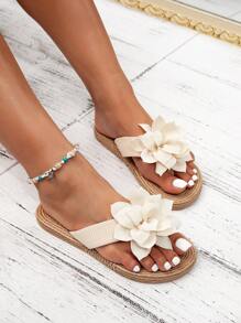 Tropiscape Zapatos de moda con flor blanca para mujeres, sandalias planas de estilo de verano con apariencia tejida, chanclas casuales de playa con suelas con apariencia tejida