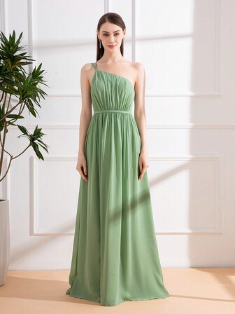 Fresh And Romantic One-Shoulder Bridesmaid Dress With Shoulder Strap