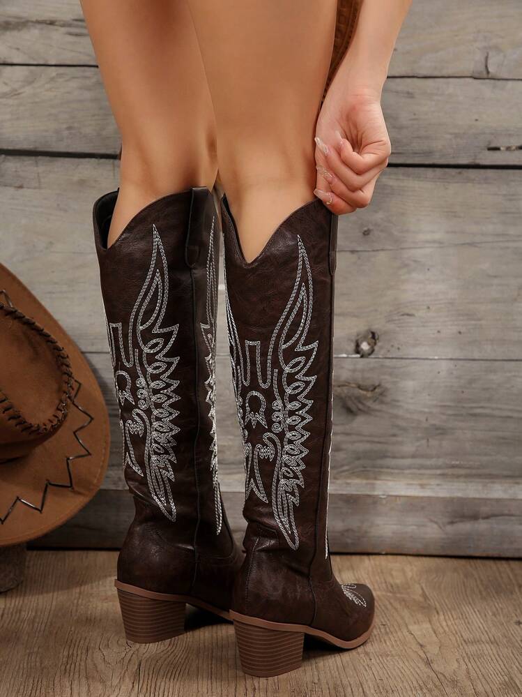 FVPFVP Botas bordadas de otoño/invierno 2024 Nuevo estilo europeo y americano Botas vaqueras retro hasta la rodilla con tacones gruesos y aumento de altura para mujeres, Botas vaqueras para mujer, Estilo occidental - Café integral - Añade 2