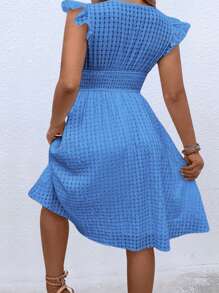 SHEIN Clasi 大码女式时尚纯色V领荷叶袖连衣裙