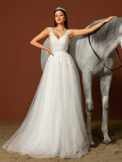HEARBOBO Elegant Bohemian Style Long A-Line White Wedding Dress, Decorated With Appliques And Deep V-Neck, Suitable For Brides Spring