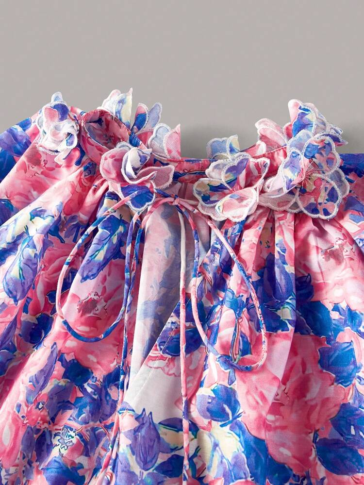 Women Floral Printed Shirt With Decorated Lace Collar