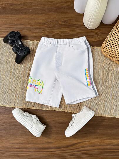 SHEIN Young Boy Stylish Casual Comfort Baggy Denim Lettering And Game Print With Side Reflective Strip Design For Boys Shorts For Vacation And Dailywear