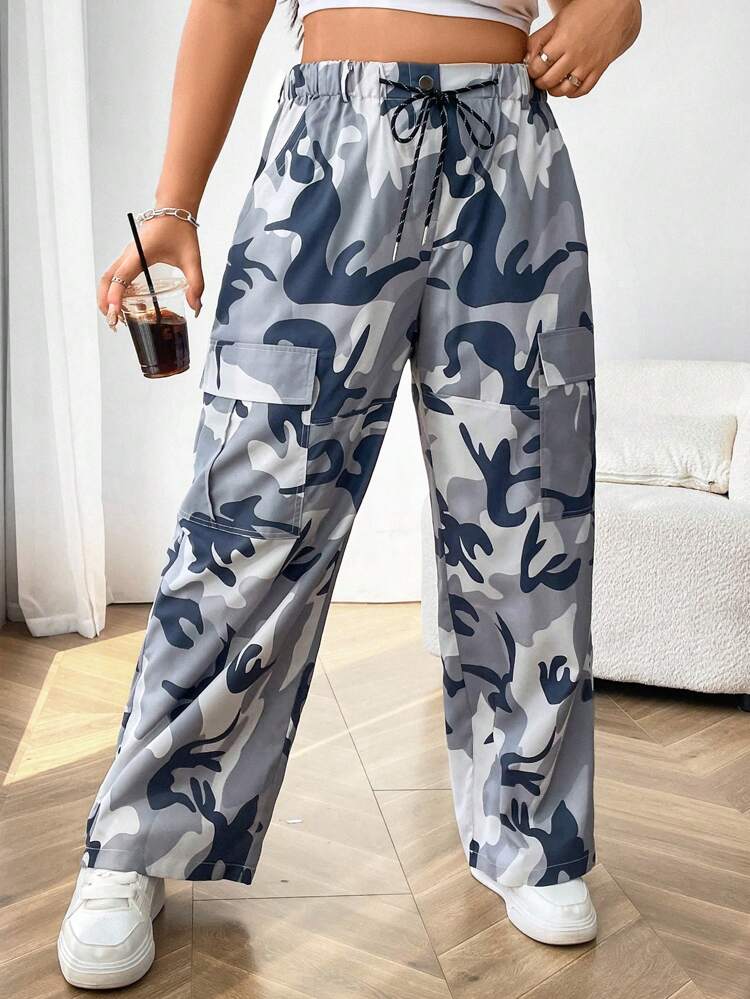 Plus Size Camouflage Cargo Pants With Slanted Pockets And Elastic Waistband In Straight Cut Fall Cloth For Women