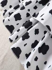 SHEIN 4入組西部風格服裝套裝，包括牛仔短袖T恤、奶牛印花運動裙、牛仔帽和皮帶