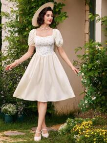 Vintamour Vestido Vintage Elegante com Estampa Floral Feminina, Primavera/Verão, Gola em Forma de Coração e Mangas Bufantes, Vestido Branco Evasê para Férias, Formatura, Vestido Branco de Formatura, Roupas de Verão, Vestido de Formatura, Vestido, Roupas para Concerto Country, Vestido para Chá de Panela, Vestido para Recepção de Casamento, Branco - Multicolorido - Visão 1