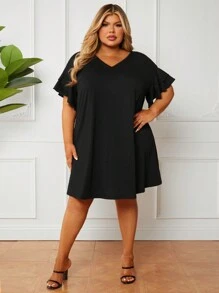 SHEIN CURVE+ Plus Size Double Layered Short Sleeve V-Neck Knit Dress