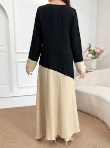 Al Najma Ladies Color Block Simple Arabian Dress For Daily Wear, Color Block Long Sleeve Kaftan Dress, Elegant Loose Button Front Maxi Length Dress, Modest - Black - View 2