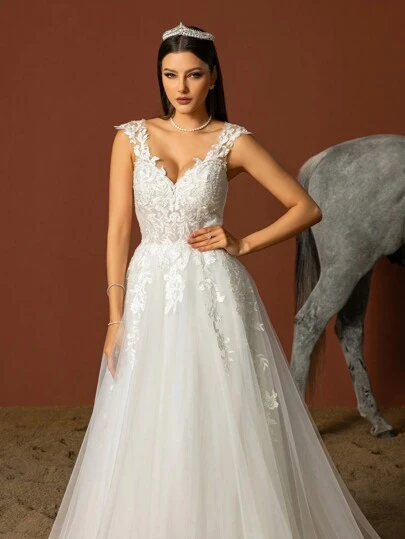 HEARBOBO Elegant Bohemian Style Long A-Line White Wedding Dress, Decorated With Appliques And Deep V-Neck, Suitable For Brides Spring