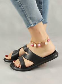 Women's Plastic Slippers, Summer Bathroom Shower Slippers, Non-Slip Lightweight Ladies' Sandals