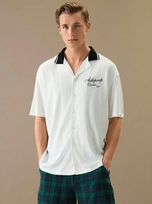 Manfinity NXTstreet Camisa de manga corta y holgada para hombre con estampado en inglés con marca de agua, adecuada para el verano, vuelta al colegio - Blanco - Ver 3