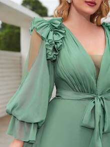 加大码 V 领灯笼袖连衣裙，带有荷叶边细节，褶饰腰带，采用雪纺制成，外观柔软优雅，长袖舞会半正式婚礼宾客礼服，适合生日、毕业典礼、返校节派对礼服