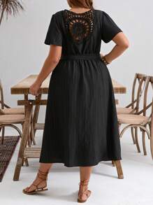 SHEIN Frenchy 大尺碼Bridgerton風格休閒純色V領短袖夏季連衣裙 - 黑色 - 查看 5