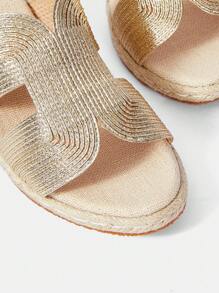 Styleloop Women Solid Color Thick-Soled Slippers For Casual, Home, Outdoor And Beach Vacation In Summer Boho Feels - Gold - View 5