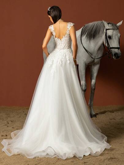 HEARBOBO Elegant Bohemian Style Long A-Line White Wedding Dress, Decorated With Appliques And Deep V-Neck, Suitable For Brides Spring