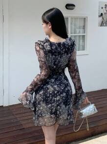 DAZY 女士度假雪纺花卉印花长袖连衣裙，前系带，荷叶边透视，休闲女装，秋季连衣裙 - 黑色 - 查看 5