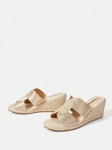 Styleloop Women Solid Color Thick-Soled Slippers For Casual, Home, Outdoor And Beach Vacation In Summer Boho Feels - Gold - View 4