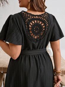 SHEIN Frenchy 大尺碼Bridgerton風格休閒純色V領短袖夏季連衣裙 - 黑色 - 查看 3