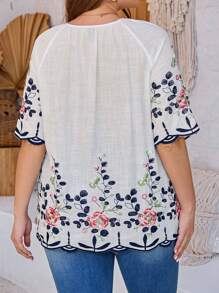 EMERY ROSE Plus Size Summer Floral Embroidery Raglan Sleeve Blouse - Multicolor - View 2