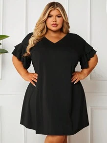 SHEIN CURVE+ Plus Size Double Layered Short Sleeve V-Neck Knit Dress