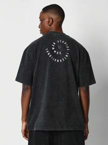 SUMWON تي شيرت مغسول مع طباعة رسم دوامي على الظهر