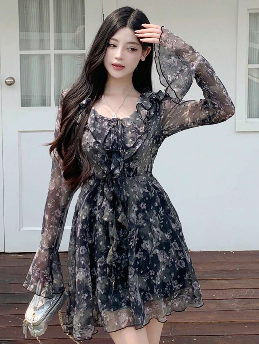 DAZY 女士度假雪纺花卉印花长袖连衣裙，前系带，荷叶边透视，休闲女装，秋季连衣裙 - 黑色 - 查看 1