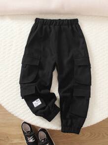 SHEIN 年輕男孩時尚休閒運動褲，配有大口袋和褶邊帶