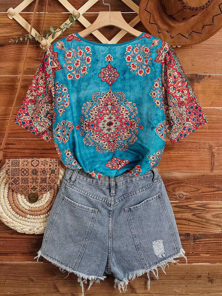 Plus Size Retro Printed V-Neck Casual Short Sleeve Shirt For Spring And Summer