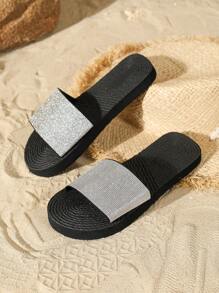 Chaussures de bain en plastique noir pour femmes avec strass, semelle plate antidérapante, sandales d'été légères, à la mode et cristallisées, pour une utilisation en extérieur et à la plage